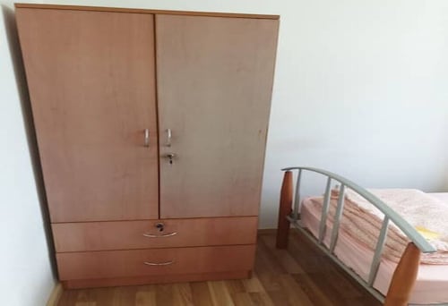 Clean newly renovated airconditioned single bedroom