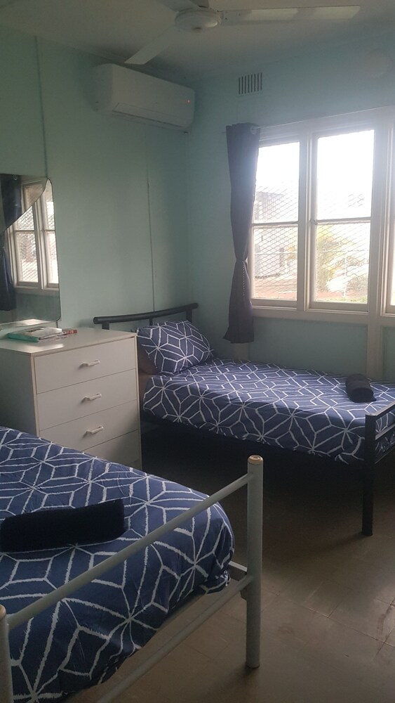 Fishermans ParadiseOlder style home Exmouth Vrbo