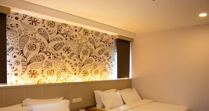 The Crown Hotel Klia