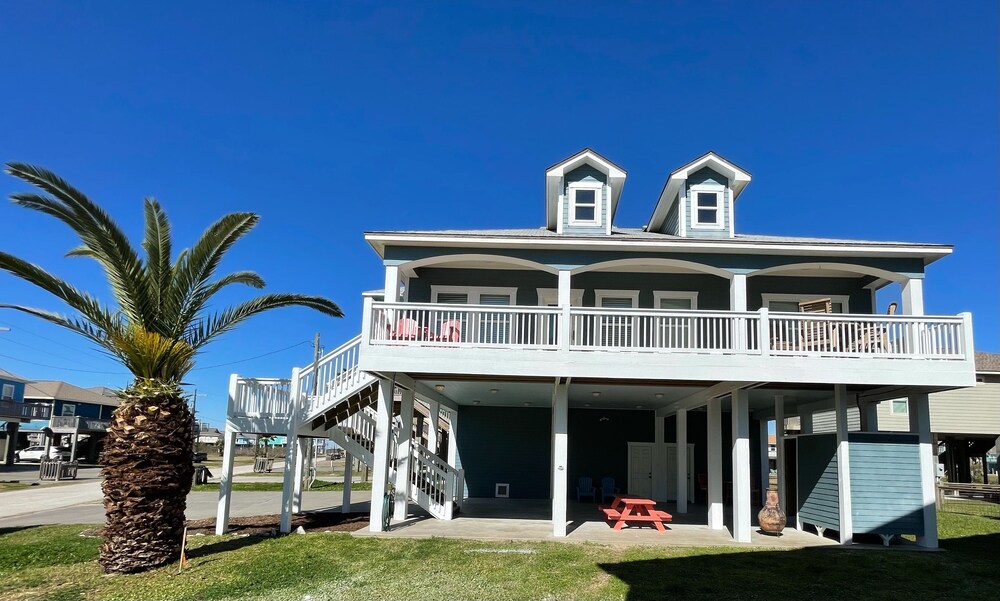 Rockin' Redfish relaxing family beach house, fisherman's paradise.