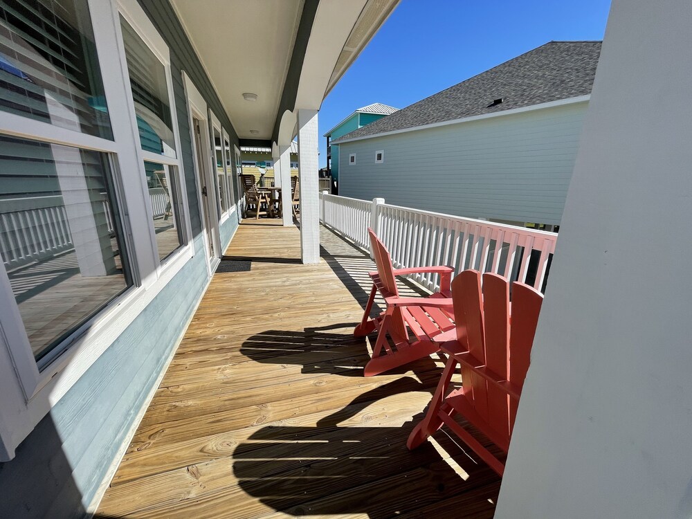 Rockin' Redfish relaxing family beach house, fisherman's paradise.