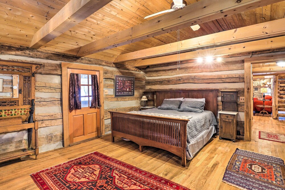 Rustic Mars Hill Cabin 20 Miles to Asheville! Wolf Laurel Vrbo