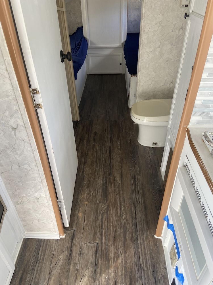 Cozy Rv full renovated In private park