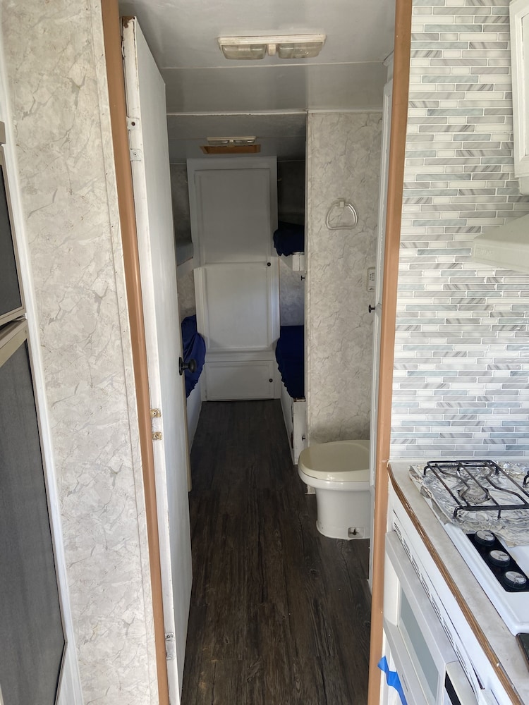 Cozy Rv full renovated In private park