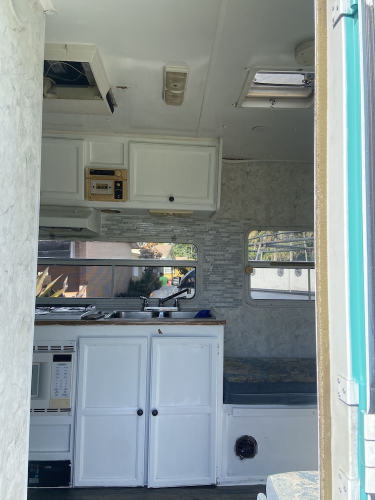 Cozy Rv full renovated In private park