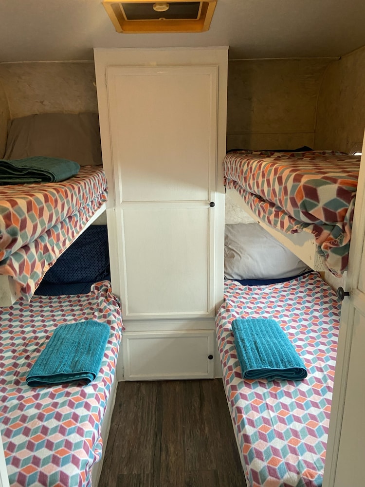 Cozy Rv full renovated In private park