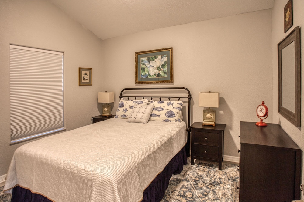 Waterfront Old Florida Charm with Modern Amenities Homosassa Springs