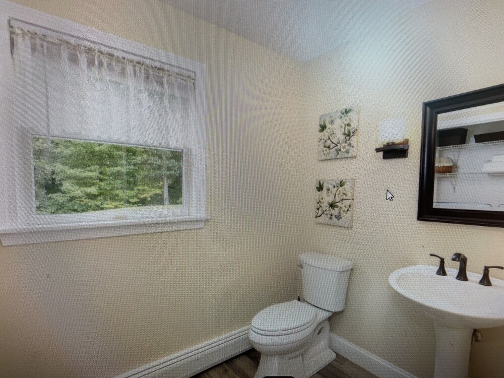 Great location close to Gunstock, Lake Winnipesaukee and NH Pavillion