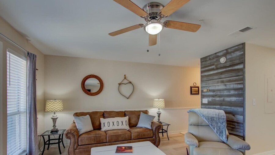 Ground Floor Condo Walking Distance to the Beach