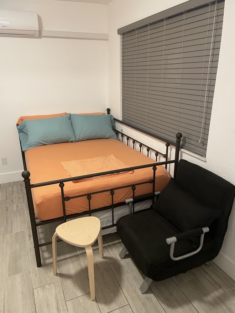 Cozy 1 bedroom in Wynwood with private entrance