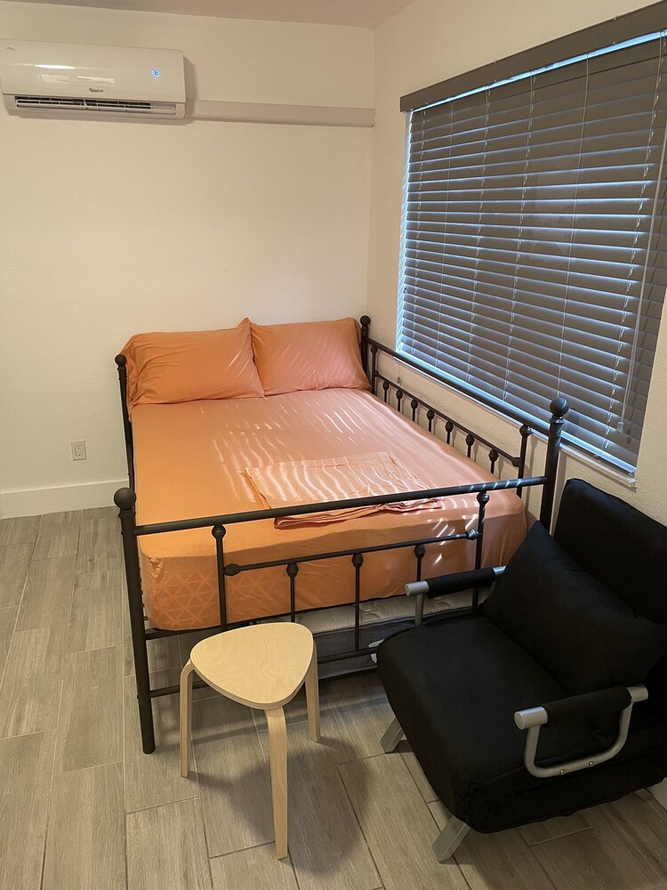 Cozy 1 bedroom in Wynwood with private entrance