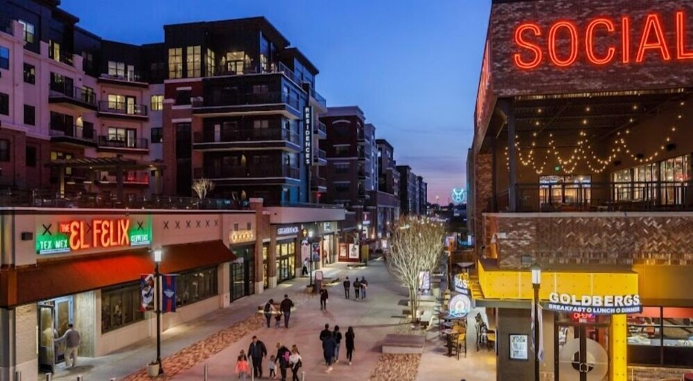 Center of Serenity, Minutes away from the Battery!