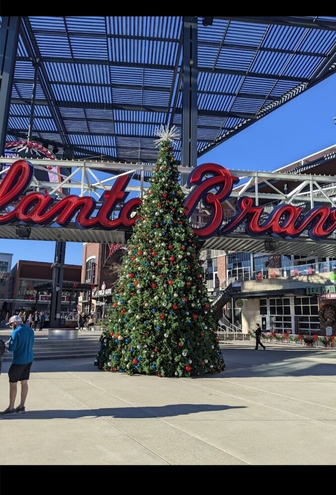 Center of Serenity, Minutes away from the Battery!