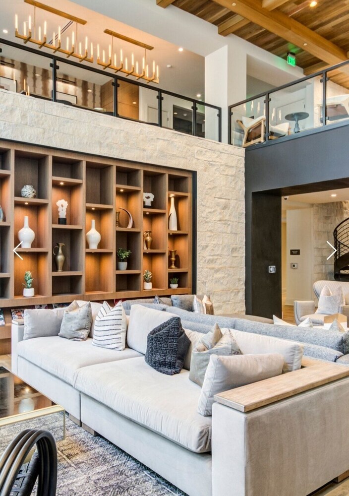 Center of Serenity, Minutes away from the Battery!