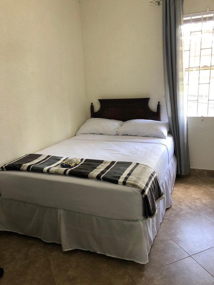 Cozy Apartment Rental Near Airport, Amenities and Bus Route Four