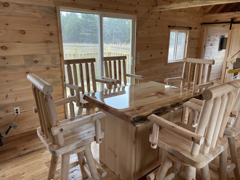 Beautiful cabin with ATV/UTV trail access, Black River Falls Room