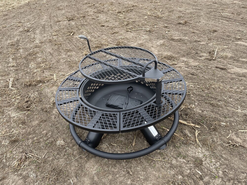 Beautiful cabin with ATV/UTV trail access, Black River Falls Room