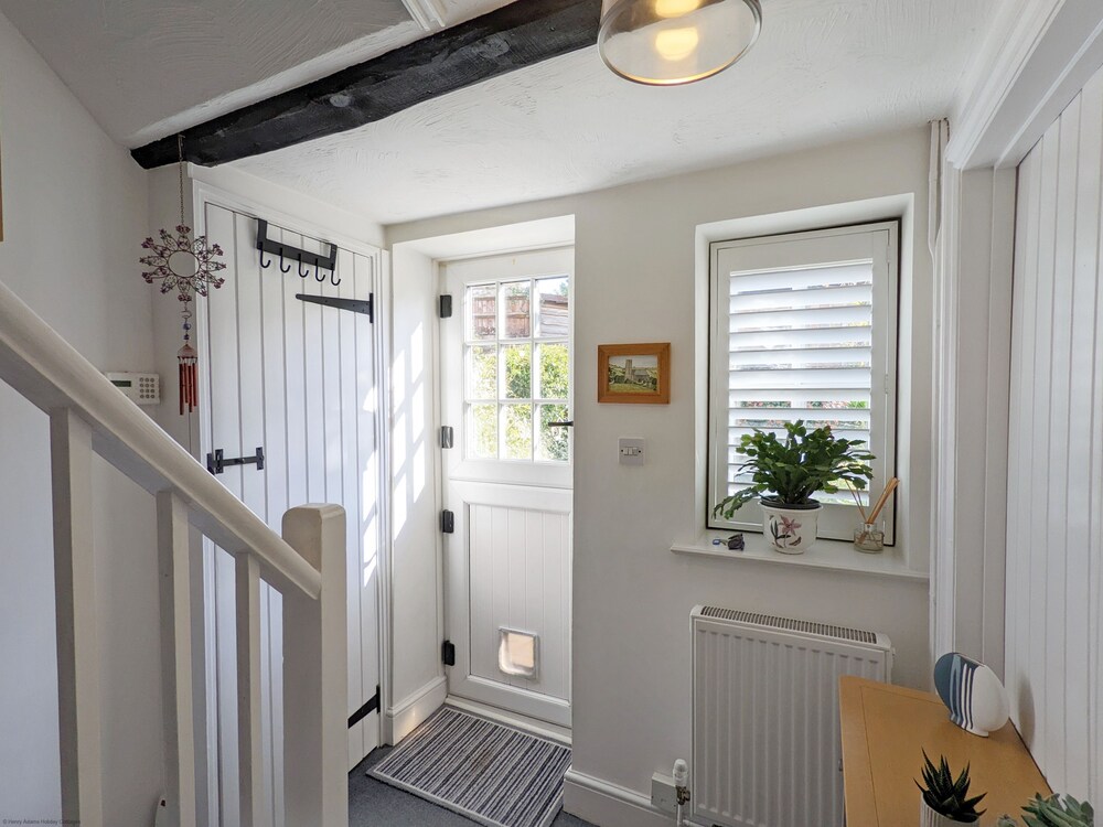 Baytree Cottage, Walberton a cottage that sleeps 6 guests in 3