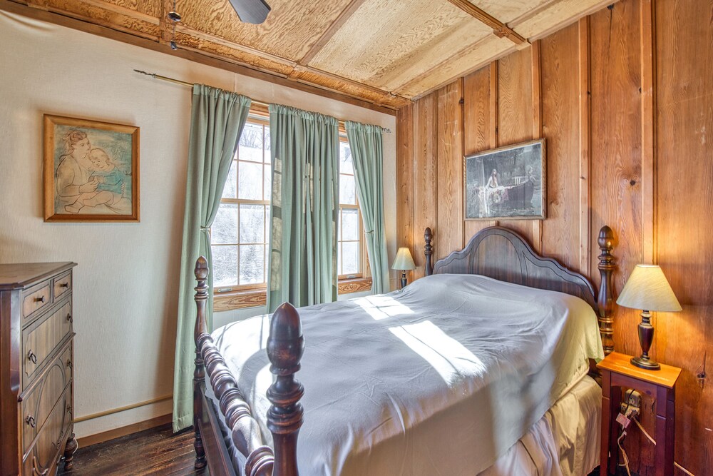 MountainView Home with Kitchen, WiFi, Parking, Shared Pool & Tennis