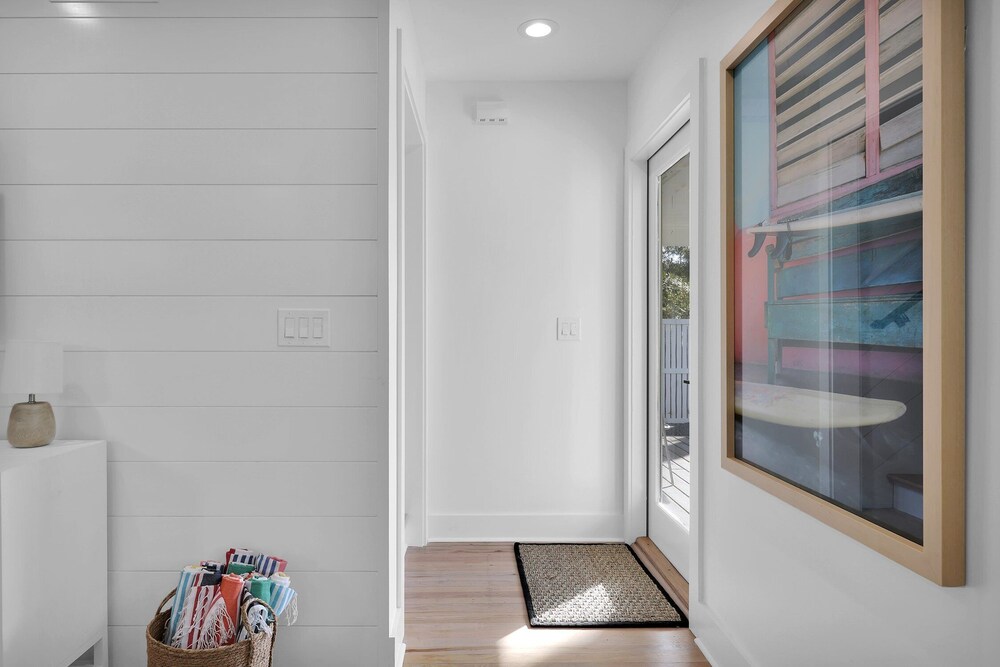 The Blue Cabana Luxury South Jax Beach Home , Ocean Views and Easy