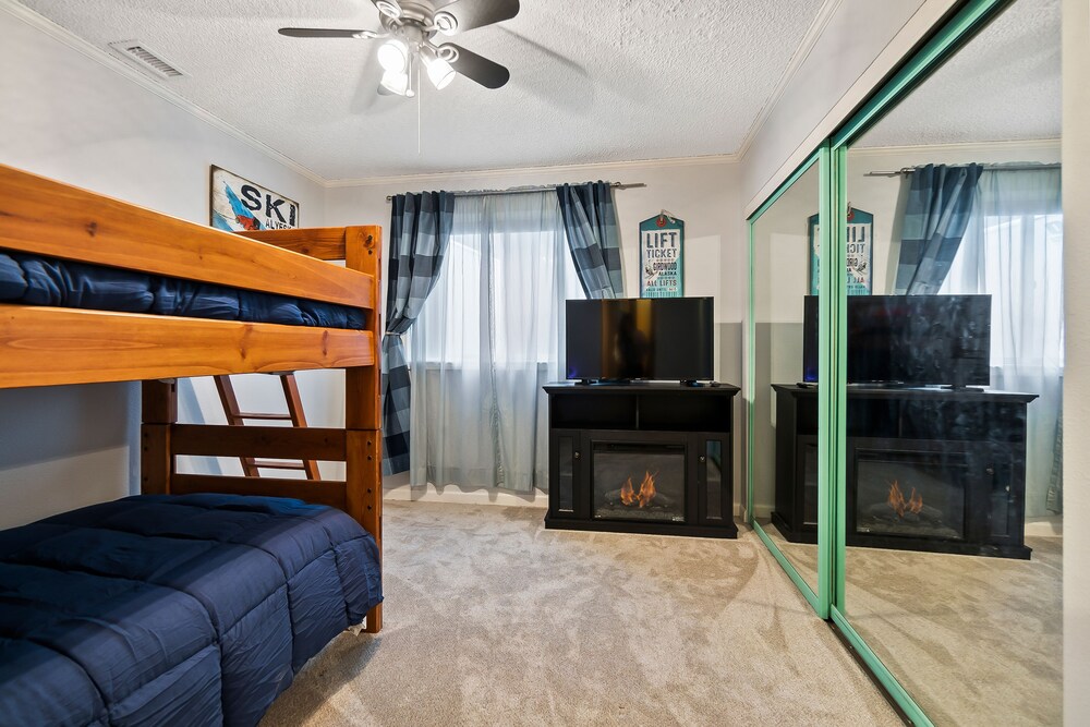 360 VIEWS! Private home in beautiful Bear Valley Anchorage Vrbo