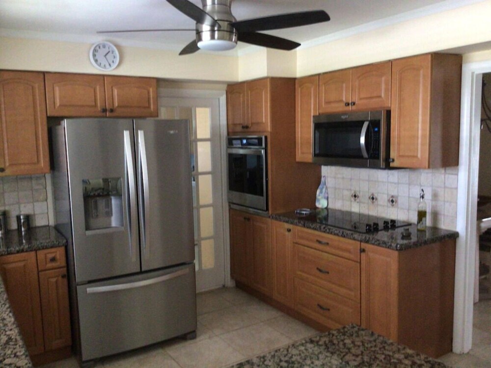 QUIET neighborhood 3 bedroom, 2 bath, Includes large pool! MINUMUM age is 50.