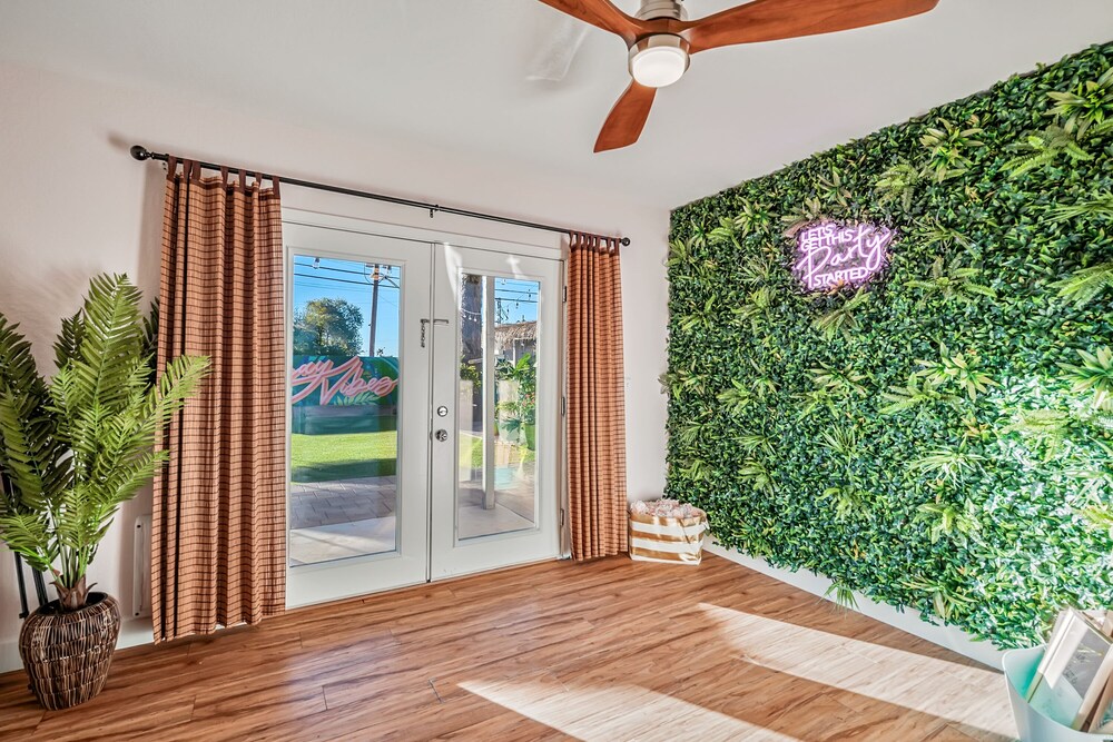 TropicanaCabana -HeatedPool- TikiBar-Gym