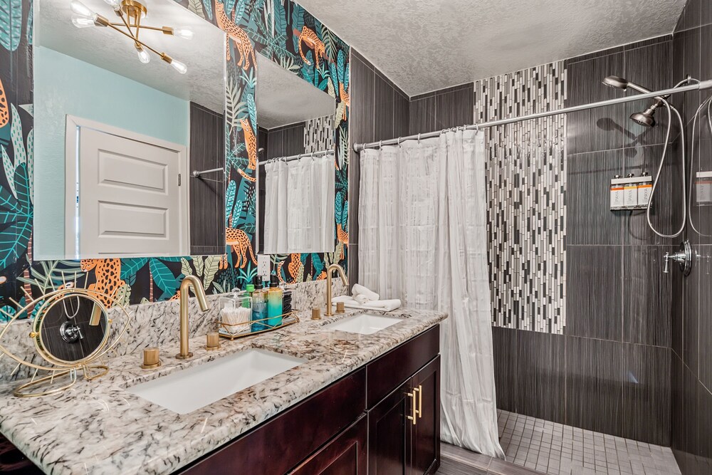 TropicanaCabana -HeatedPool- TikiBar-Gym