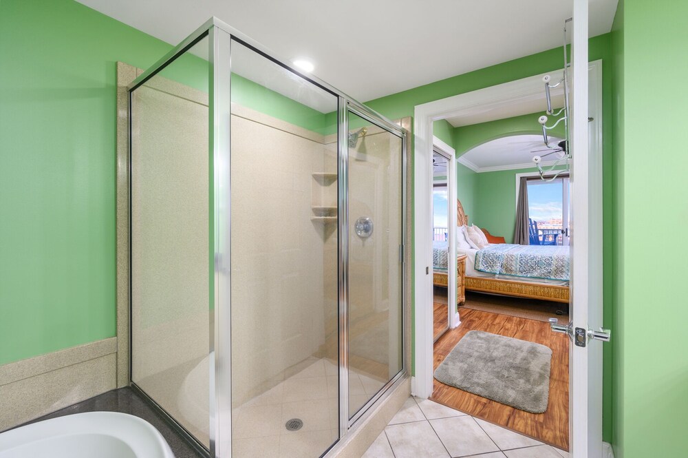 Belmont 809 - Luxury on the Boardwalk at Belmont Towers!