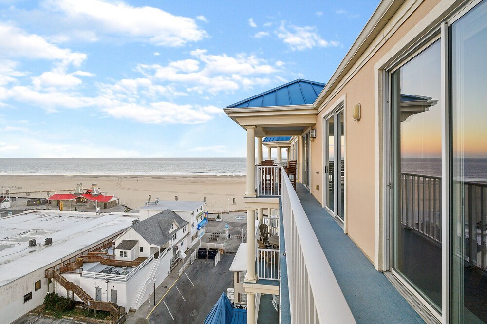 Belmont 809 - Luxury on the Boardwalk at Belmont Towers!