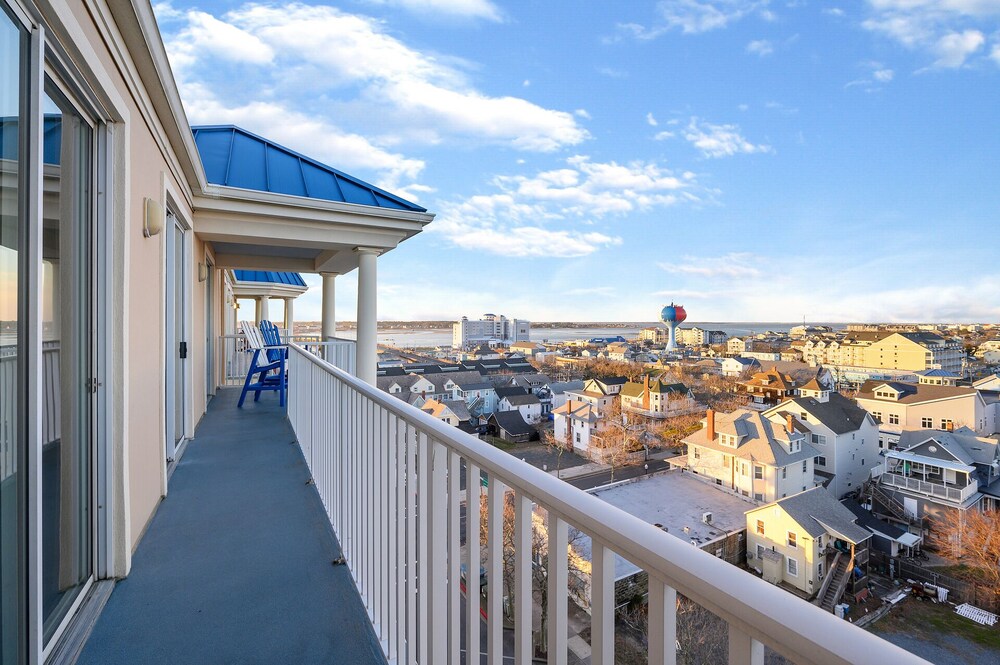 Belmont 809 - Luxury on the Boardwalk at Belmont Towers!