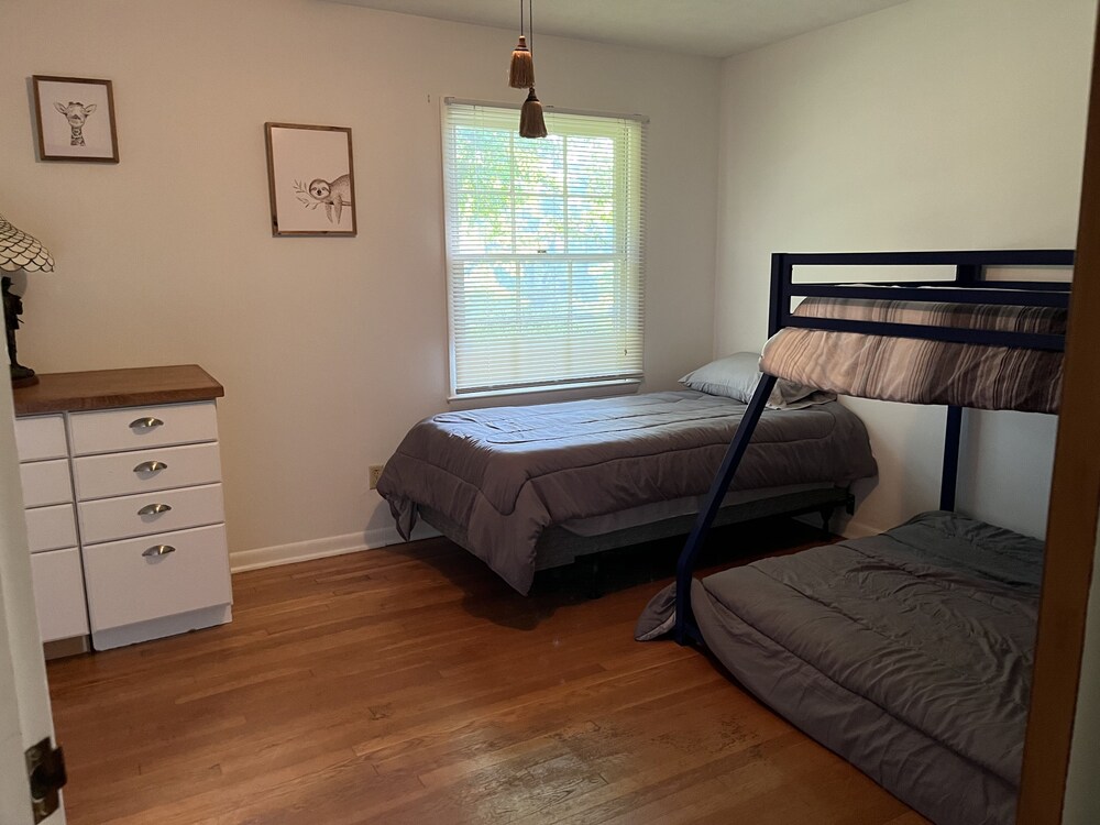 Lake & Mtn views inside city limits. Hiawassee Vrbo