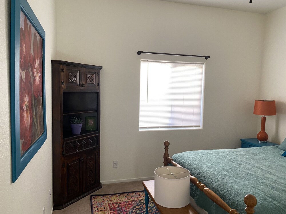 Relaxing Pool House in La Quinta "Top of the Cove" La Quinta Vrbo