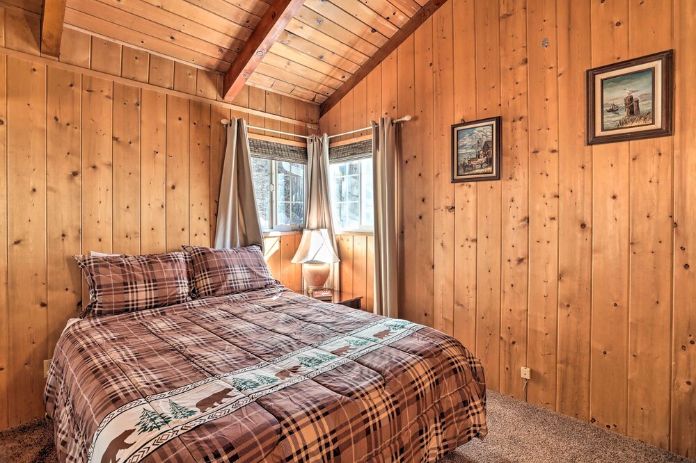 Delightful Family Cabin Walk to Lake Gregory! Crestline Vrbo