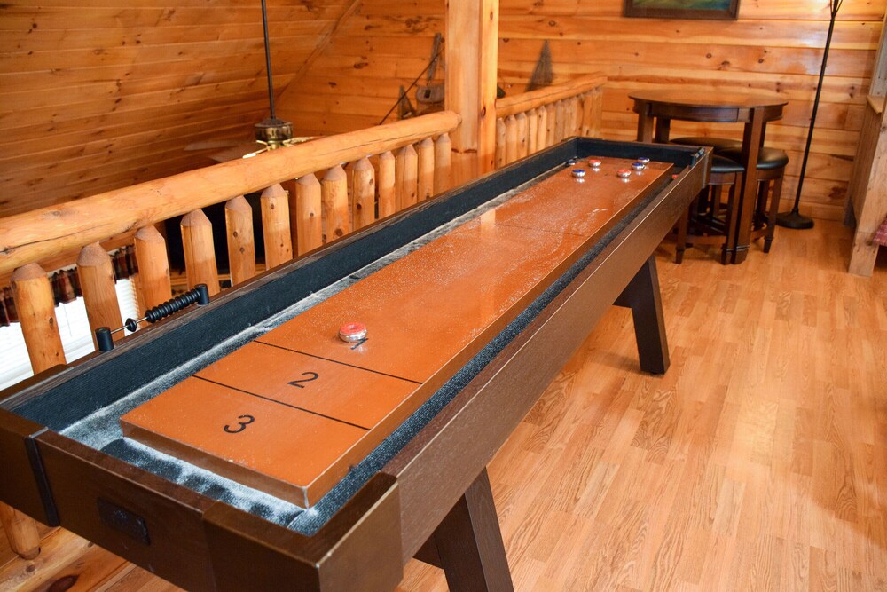 Quiet Harmony - 2BR/2BA In The Heart of Wears Valley, Walking Distance to Fishing Pond & Picnic Area