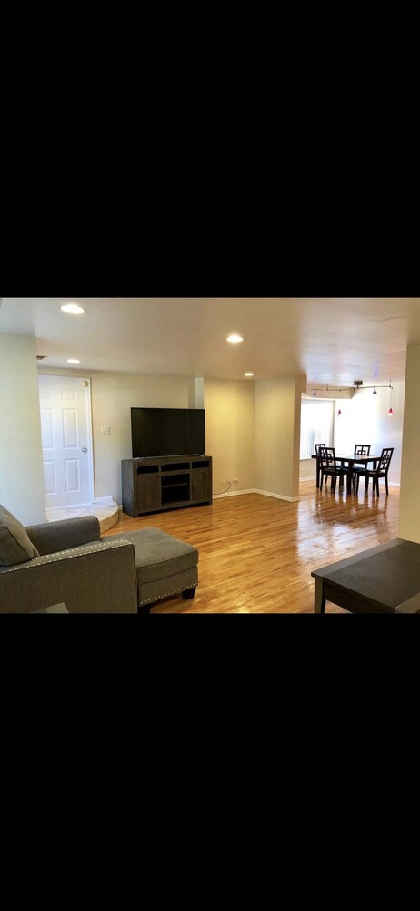 A stylish and spacious 2 bedroom apartment near downtown