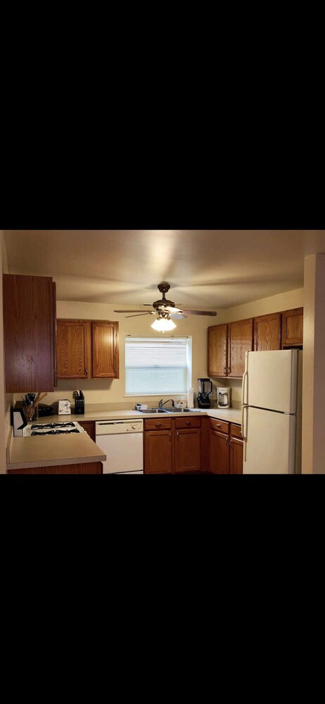 A stylish and spacious 2 bedroom apartment near downtown