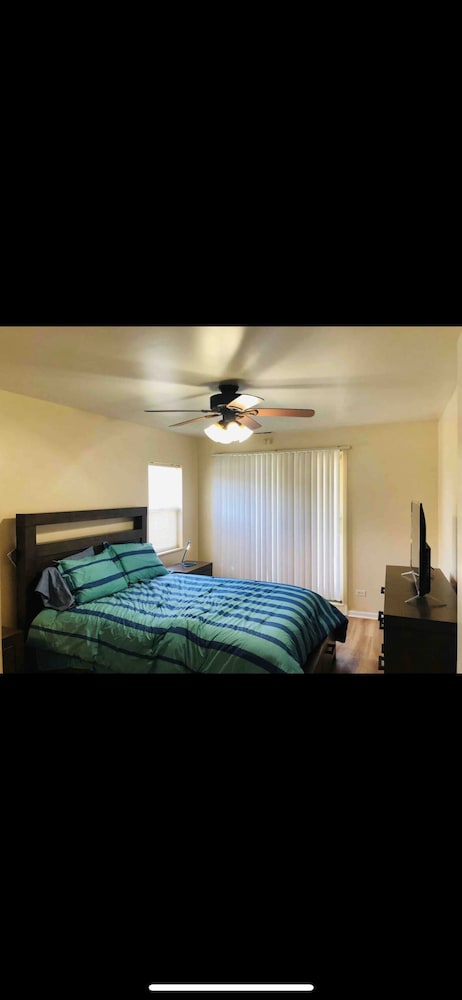 A stylish and spacious 2 bedroom apartment near downtown