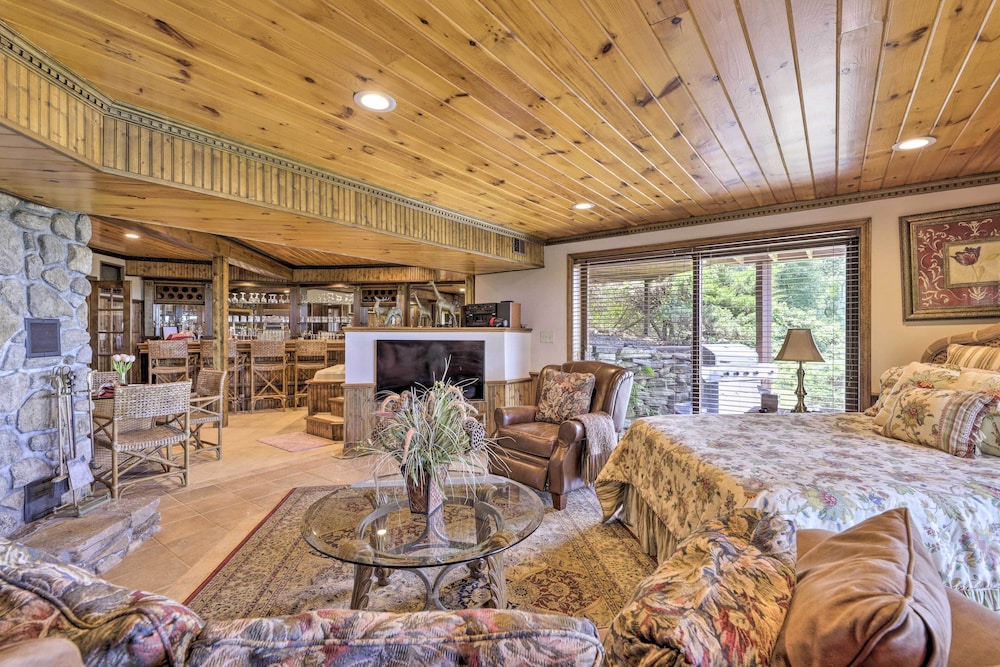 Cozy Studio Indoor Hot Tub & Inground Pool Access Oakdale Vrbo