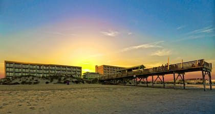 Golden Sands Oceanfront Hotel