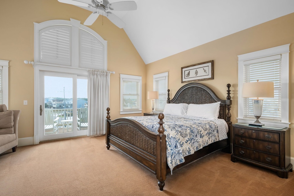 Best of My Love:Oceanfront, heated pool, hot tub, elevator, rec