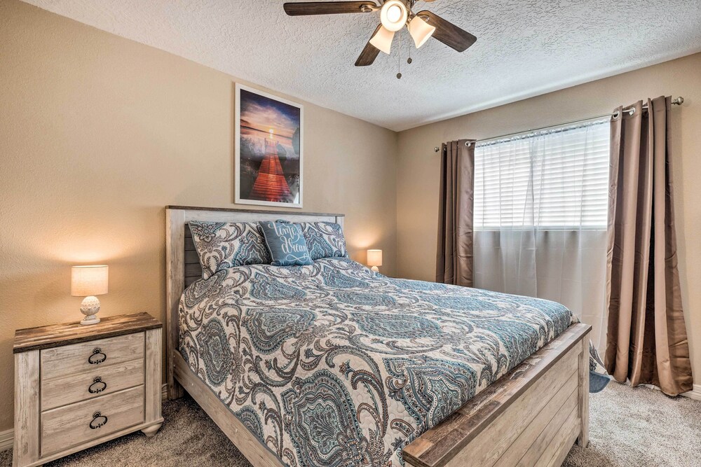 Idyllic Montgomery Condo w/ Pool & Lake View! Walden on Lake Conroe