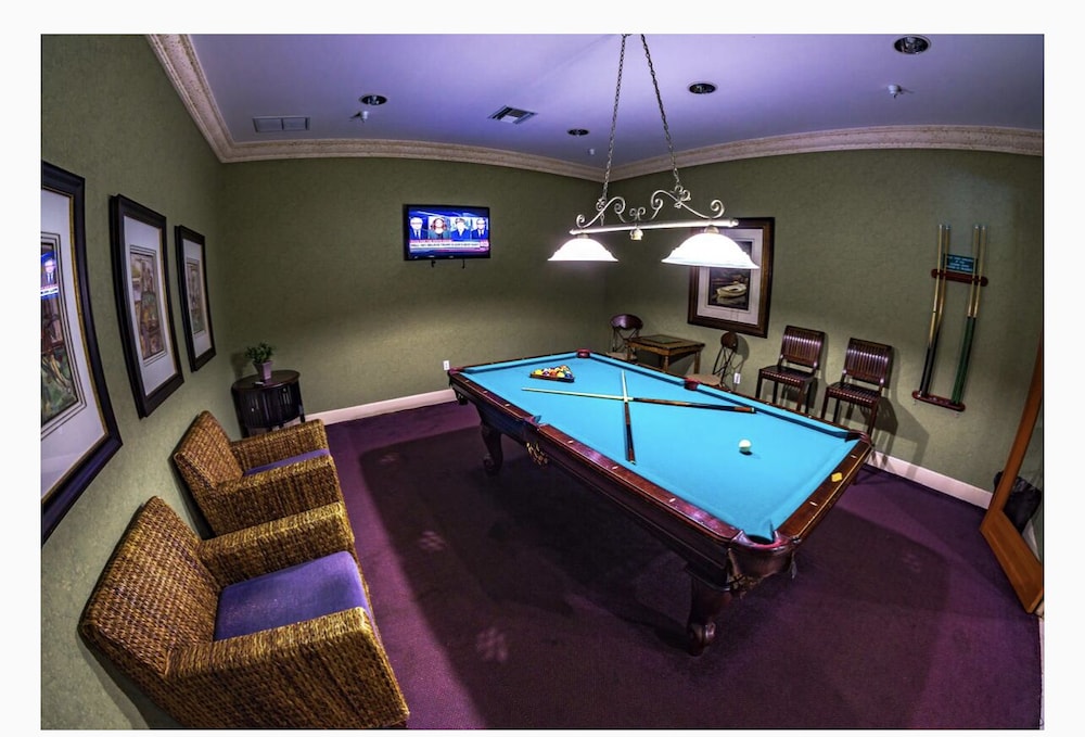 Pleasurable 1/1 Cozy Home W/ Pool/Movie/Boat/Beach