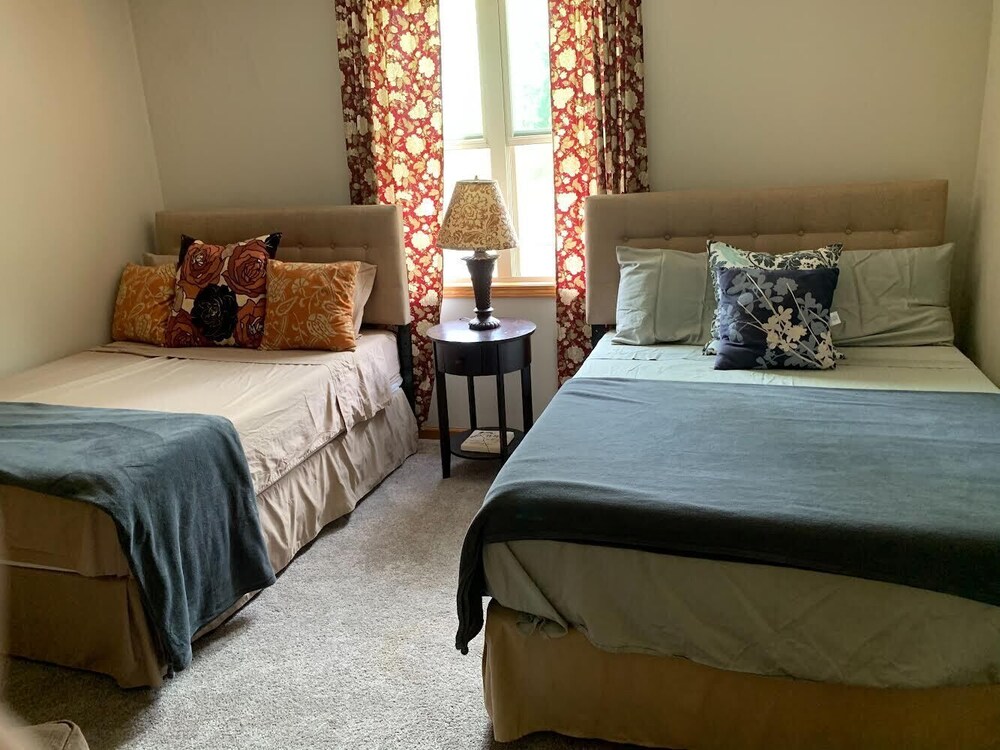 Awardwinning lake house on allsports Paw Paw Lake with private boat