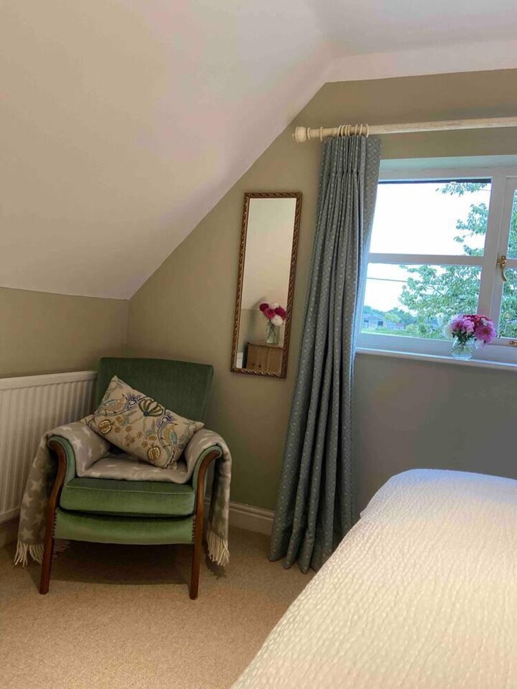 Stylish Getaway in the Heart of the Pewsey Vale