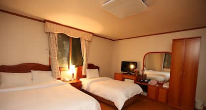 Munkyung Tourist Hotel
