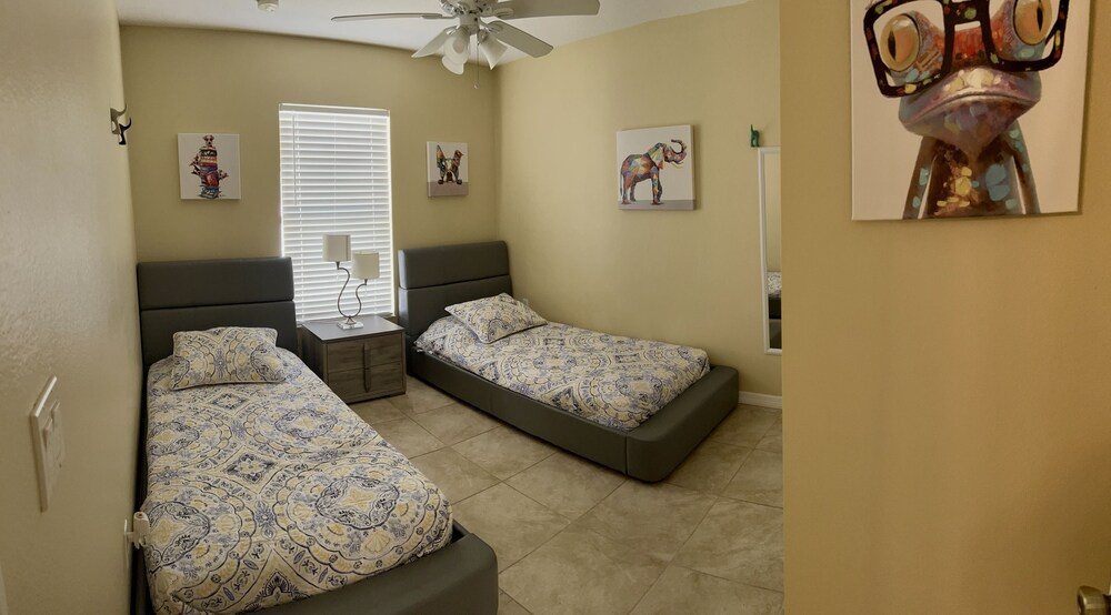 4 bedroom 2 bathroom villa near Disney world & champion gate area Lake Wilson Preserve Vrbo