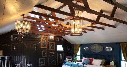 Cedar Oaks Inn