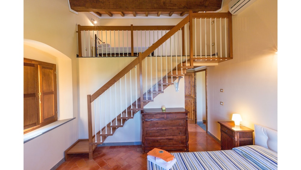 Elba apartment in wine estate a few km from the sea and art cities