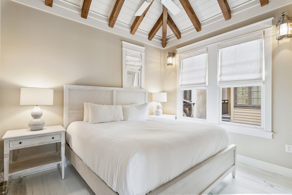 Book Now for a Fall Getaway! Carriage House! South of 30A in Rosemary